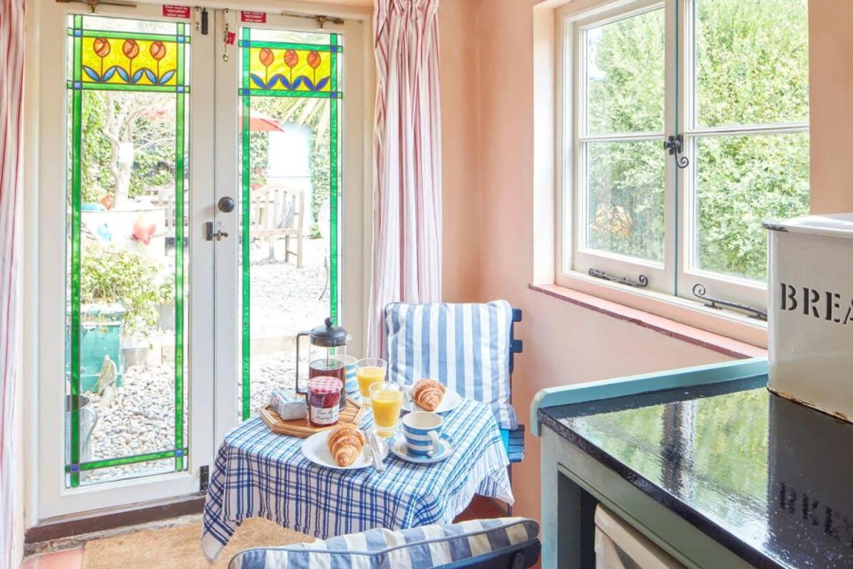Mariner'S Cottage - On Kingsdown Beach 딜 외부 사진