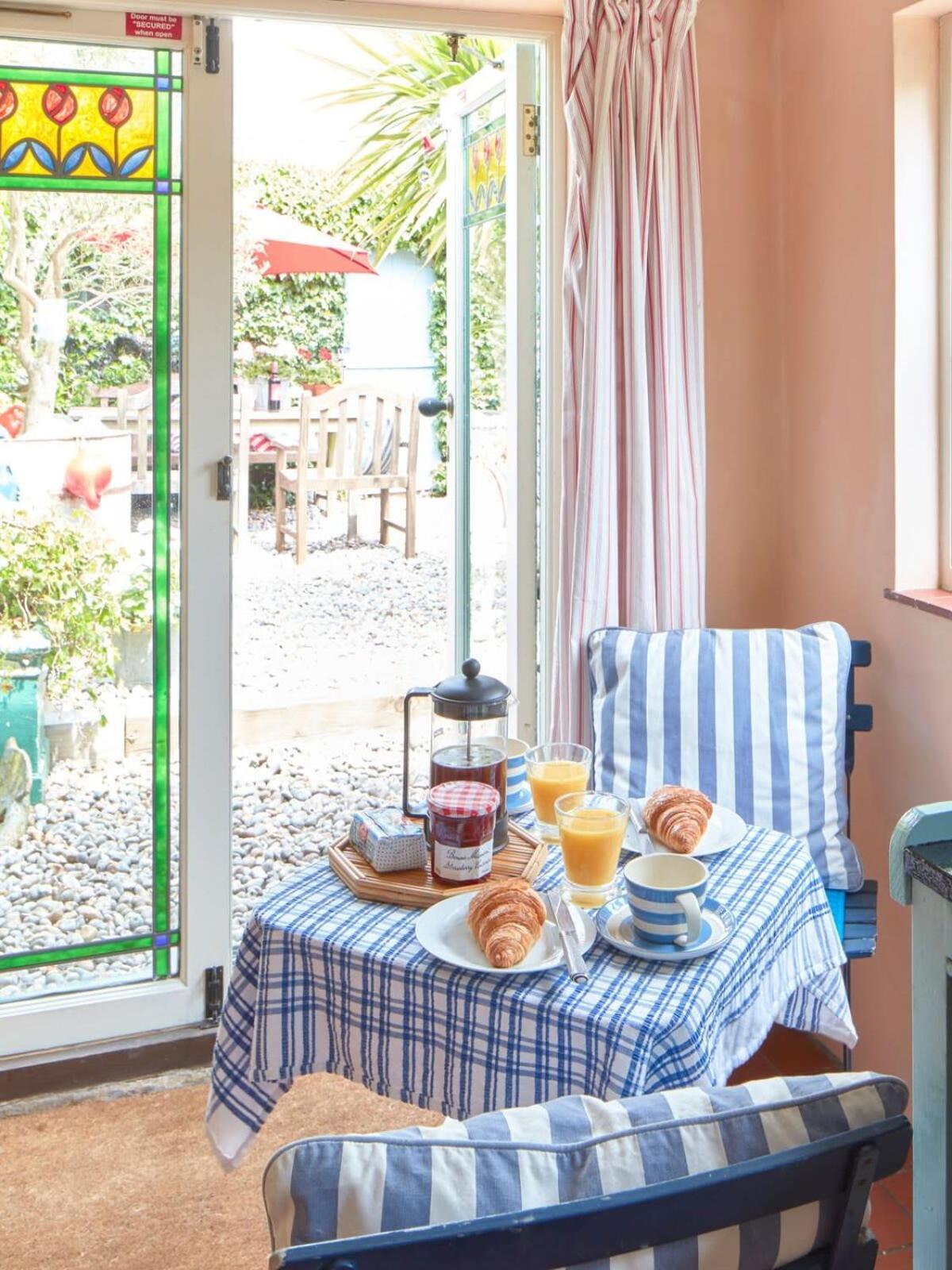 Mariner'S Cottage - On Kingsdown Beach 딜 외부 사진